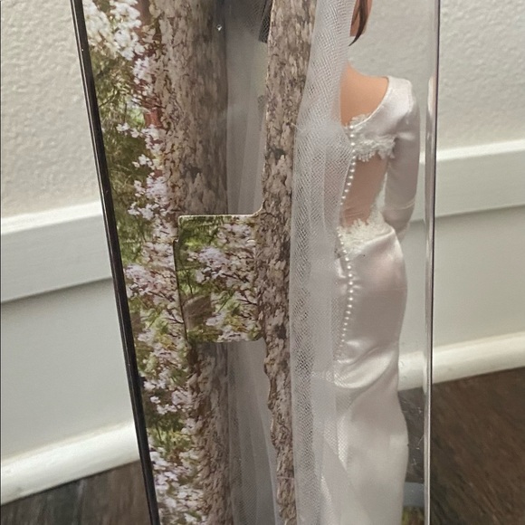 Barbie The Twilight Saga Breaking Dawn Bella - Picture 4 of 7
